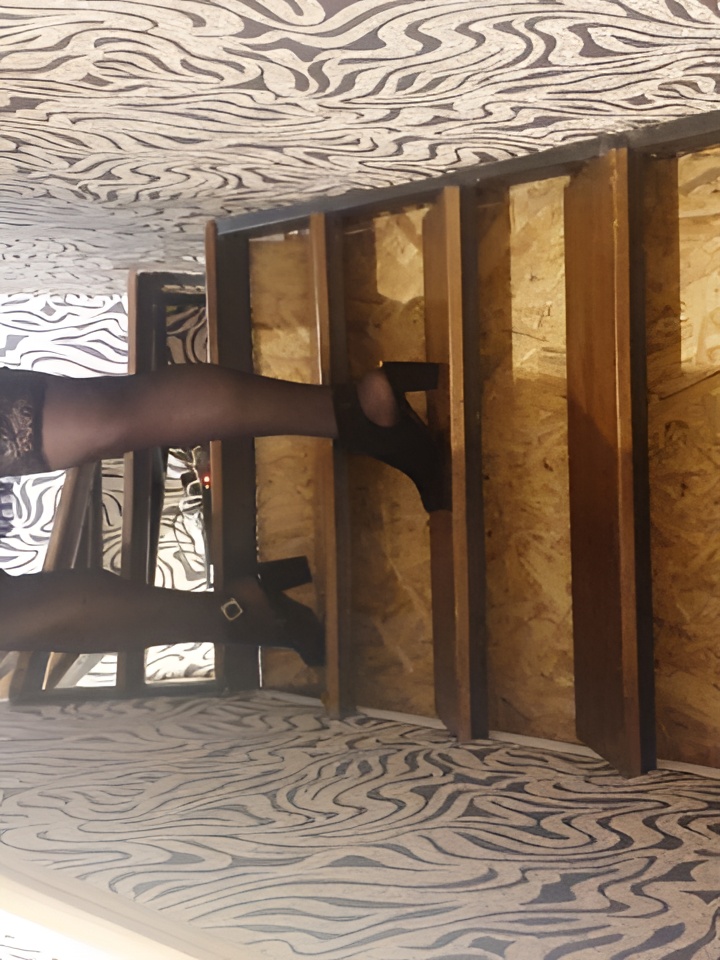 Майя привлекальеная девушка из Электроуглей цена от 2000 руб